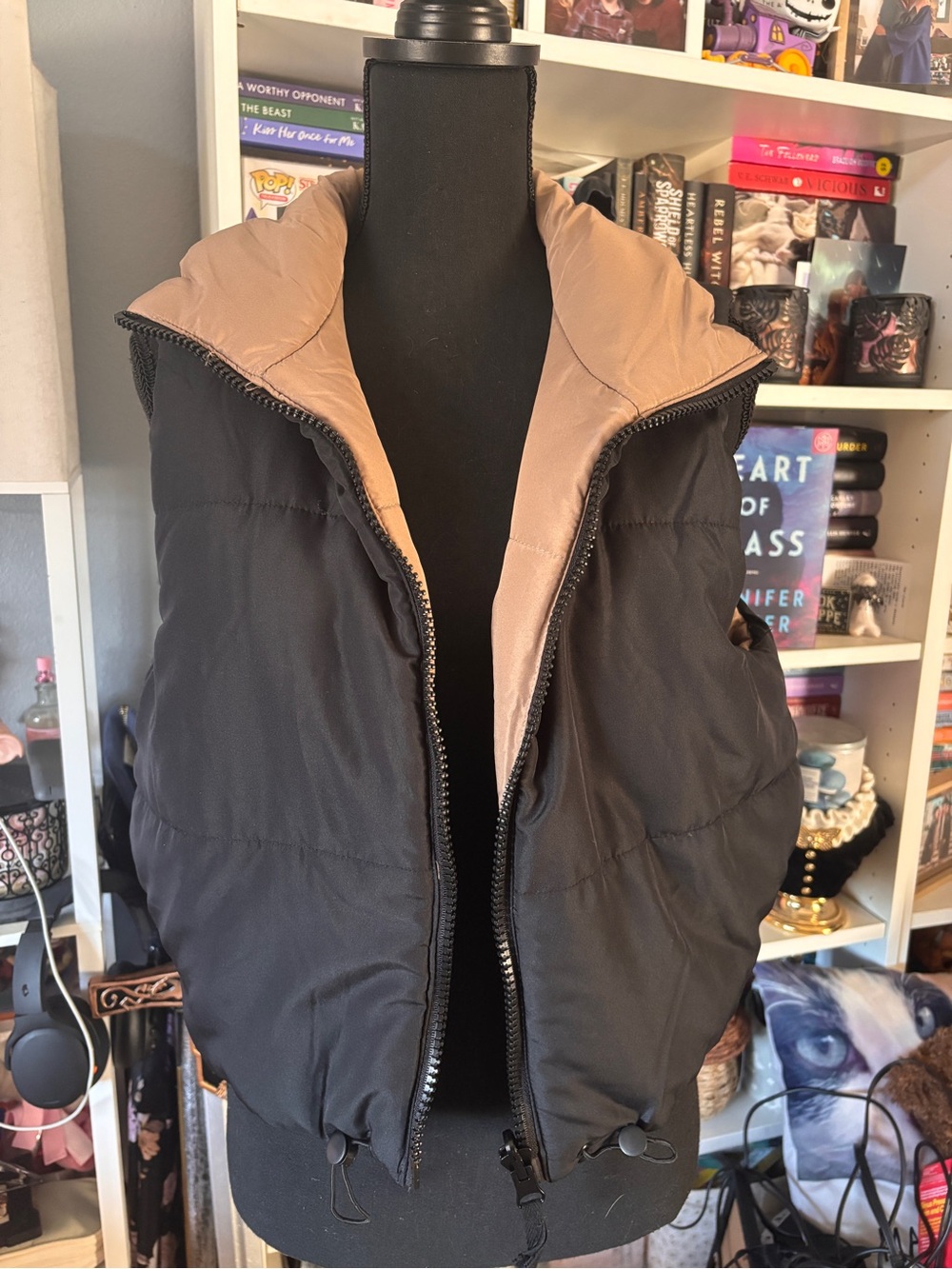 Windsor Reversible Puffer Vest in Black with Tan Lining